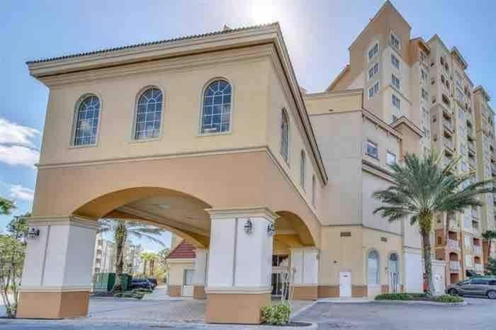 The Point Hotel Universal Studios Orlando Exterior photo